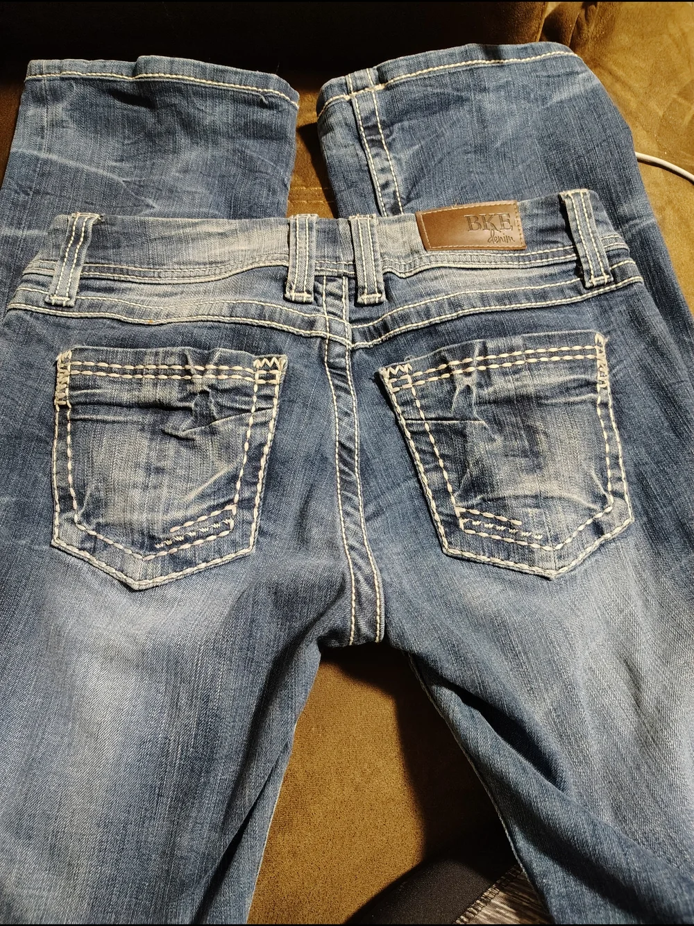 Silver and BKE Women's Blue Denim Boot Cut Jeans And 1 Capri. - Picture 3 of 11